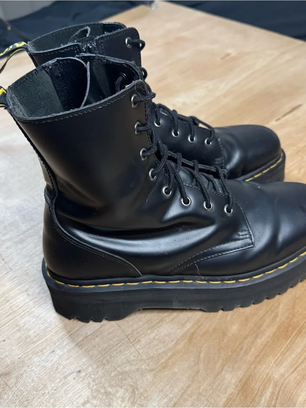 Dr Martens Mens Black Eight Eye platform Boots Size 10.